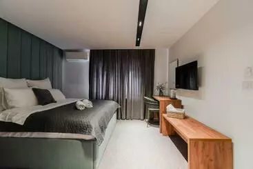 هتل The White Tree