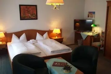 فندق Restaurant Am Berg