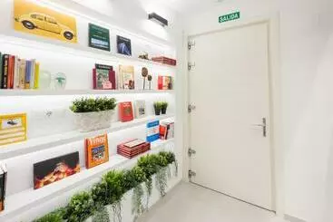 ペンション Hostel Charino