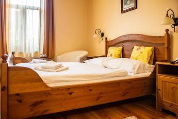 בית מלון כפרי Il Gallo Nero   Fekete Kakas étterem és Panzió