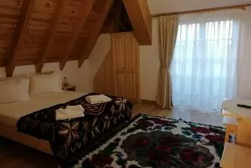 Pensiunea Căsuța Din Deal
