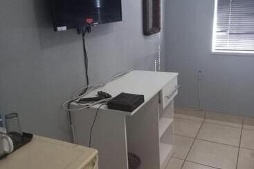 Пансион Emangweni Guestlodge