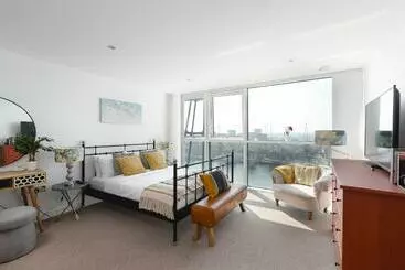 Majatalo Serene Waterfront Rooms   Excel