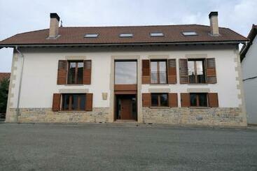 ペンション Casa Patxikuzuria