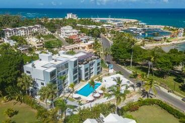 Апарт-отель Skylight Suites