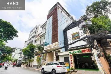Queen Airport Hotel Saigon
