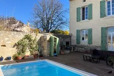 ベッドアンドブレックファースト Le Clos Art