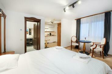 Пансион Old Town Cataleya