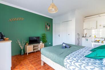 דירות לתיירים Appart Hotel Nuiteejour Versailles Saint Cyr L Ecole