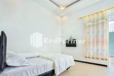 Hotel Griya Rahayu Guesthouse Mitra Reddoorz Near Jatim Park 2 Batu
