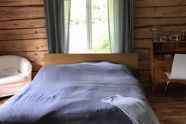 דירות לתיירים Stor Familjegård I Bra Läge