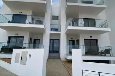 Turistihuoneistot A Gaivota   Walking Distance To Monte Clerigo And Amoreira Beaches