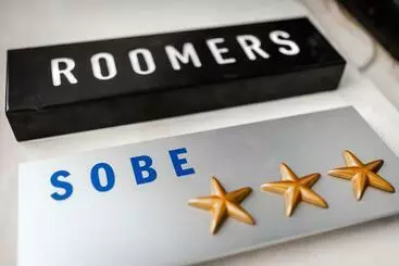 ホテル Roomers