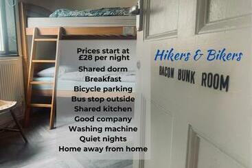 Bed and Breakfast Hikers & Bikers Refuge