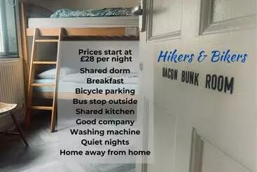 Bed and Breakfast Hikers & Bikers Refuge
