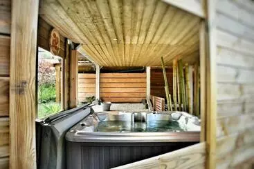 Pensione La Wodapalousa, Surf & Crossfit Guesthouse, 800m From Beach