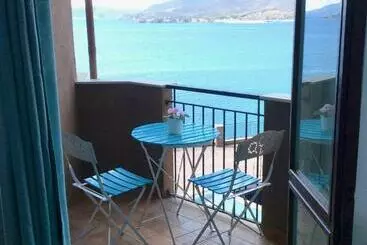 Apartment On The Sea