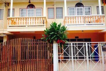 Pensão Baan Khun Nong