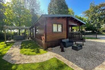 Курорт Oat Hill Farm Lodges