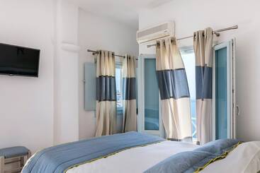 Отель Blue Dolphins Apartments