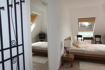 ペンション Lindenhof Gästehaus & Hofcafe