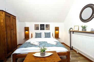 Pensão Pallos Apartments