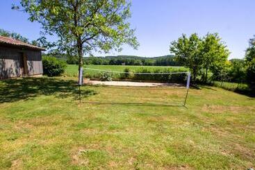 Appartements touristiques Maison à Limeuil Avec Piscine Privée, Jacuzzi Et Wi Fi   Fr 1 616 269