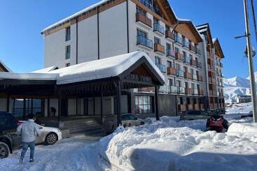 آپارتمان‌های توریست‌ها Stuning Views On Mountains, Gudauri