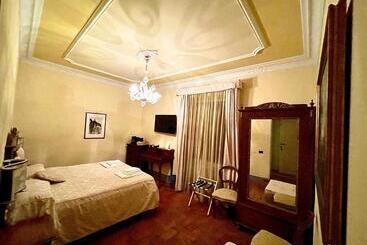 پانسیون Casa Leopardi