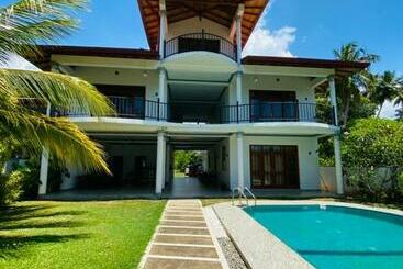 Pension Villa Riverside