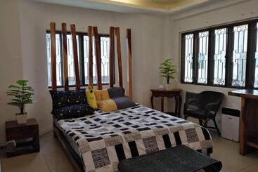 דירות לתיירים Tagaytay Bgc