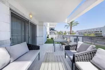 Appartamenti turistici Pool Side Luxury Suite At Royal Park New Listing