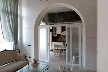 ツーリストアパートメント Ercole Luxury Flat