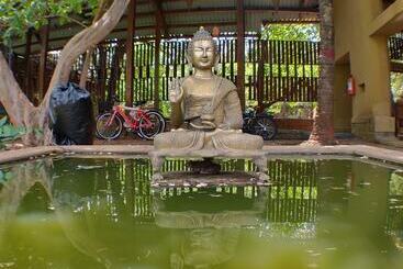 هتل The Orchard Resort