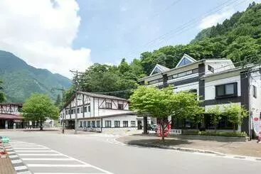 Pensió Tateyama Kurobe Alpine Route Senjuso 立山黒部アルペンルート千寿荘