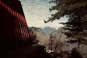 リゾートホテル Cottages Amid Mountains