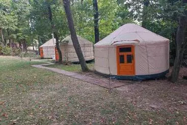 Turistihuoneistot Kincs Apartman és Jurtaszállás