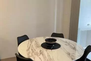 Turistihuoneistot Stylish Modern Airport City Wifi Park Netflix Wine