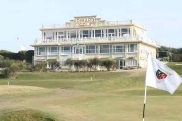 ツーリストアパートメント Appartement Situé Prés Des Plages Et Du Golf