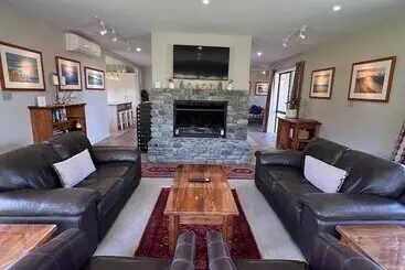 Hotel Manakau Lodge