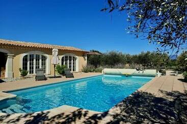 Turistlejligheder Echappée En Provence