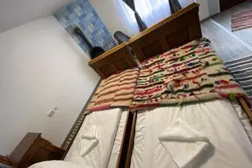 تختخواب و صبحانه Căsuța Din Pădure