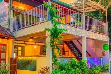 Aparthotel Green Leaf Guest House   Omadhoo