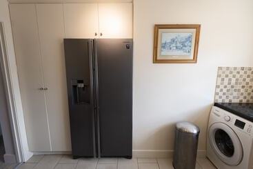 شقق خاصة سياحية Immaculate 2 Bed Apartment In Isleworth By River