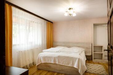 펜션 La Colțul Castelului Bran