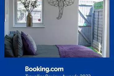 Turistihuoneistot 121 Studio   Central Studio Apartment, Terrace & Full Kitchen   Airport & Train Shuttle