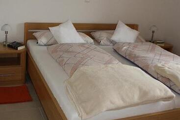 آپارتمان‌های توریست‌ها Frida