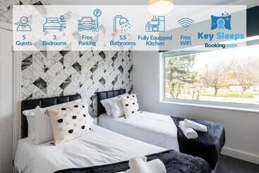 Apartamentos turísticos Modern & Contractors & Leisure & Driveway Parking & Garden