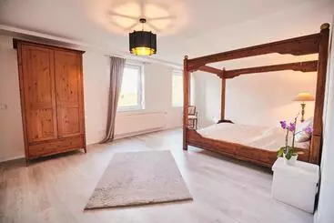 Turistihuoneistot Bildstein S Dharamsala