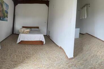 پانسیون Hostal Hollywood Inn Ii